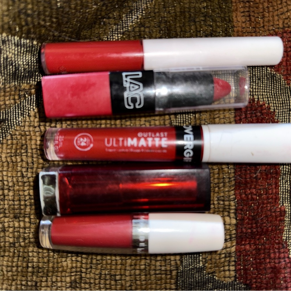 Red Lipstick Set